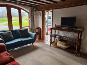 Cosy couples bolthole heart of Brecon Beacons